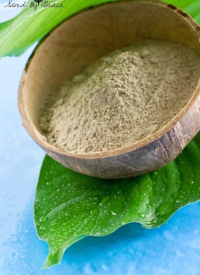 10 Best Ways to Use Bentonite Clay- Bentonite clay can be used for many DIY beauty regimens and detox uses at home. Here are 10 ways to use Bentonite clay!