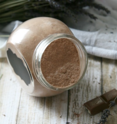 DIY Chocolate Lavender Fizzy Bath Powder- Forget making bath bombs with this easy DIY Recipe for Chocolate Lavender Fizzy Bath Powder for bath time fun!